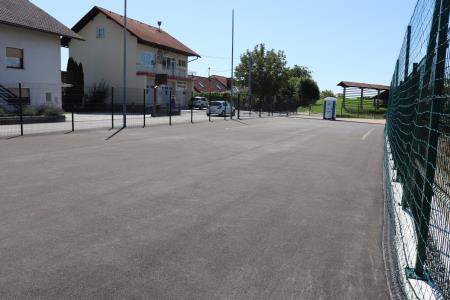 UREDITEV ŠPORTNIH POVRŠIN, CESTE IN VODOHRANA V NASELJU ORLE 12